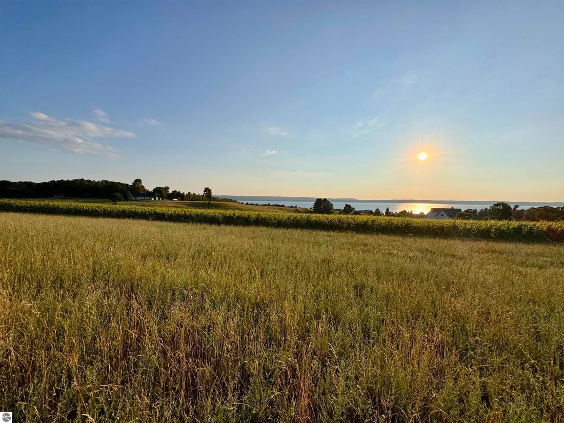 Terreno a Traverse City, Michigan, Stati Uniti 1 - 18721537