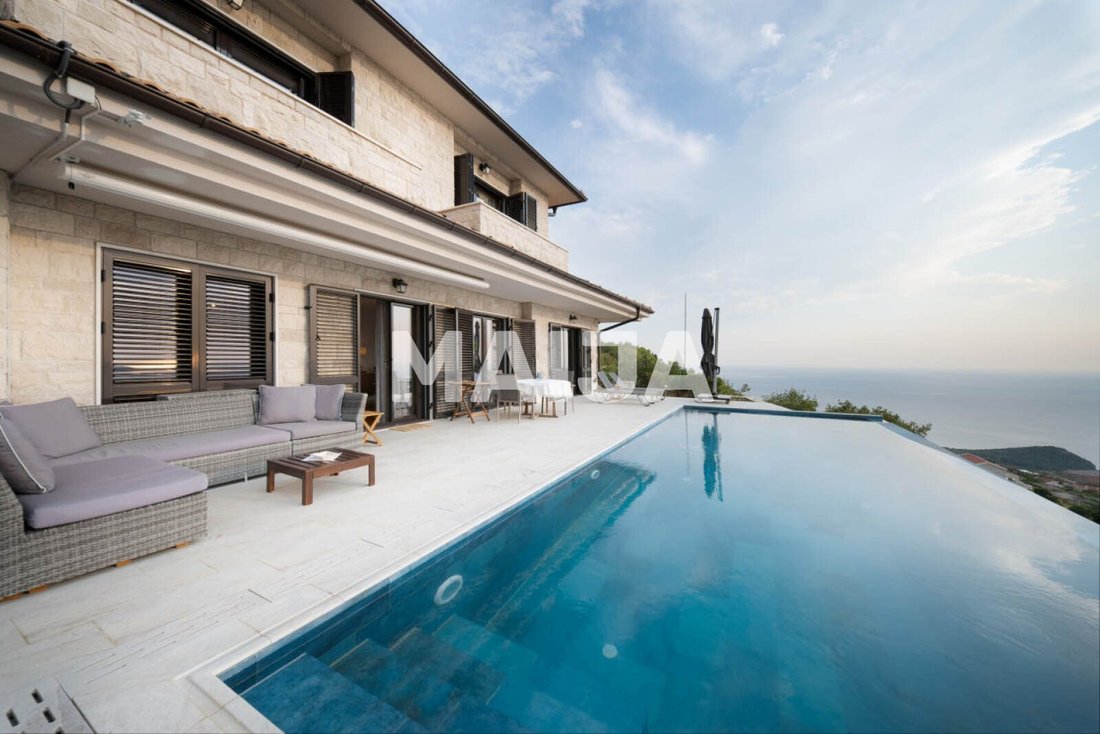 Villa in Tudorovići, Montenegro 3 - 18726308