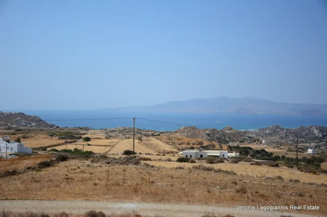 Terrain à Naxos, Aegean, Grèce 3 - 18723487