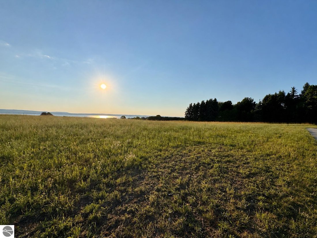 Terreno a Traverse City, Michigan, Stati Uniti 5 - 18721537