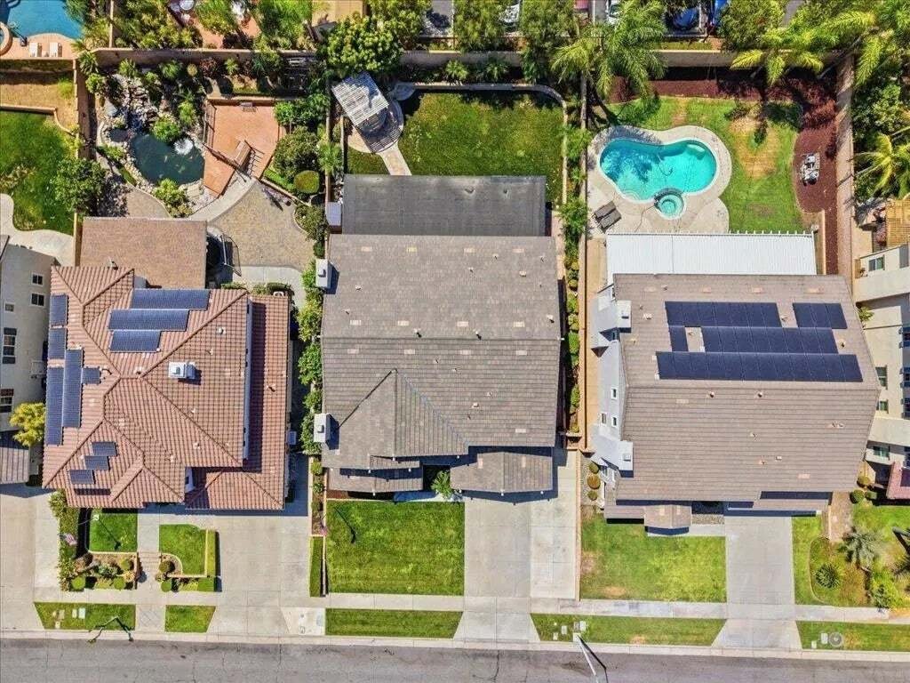 Maison à Rancho Cucamonga, Californie, États-Unis 2 - 18727286