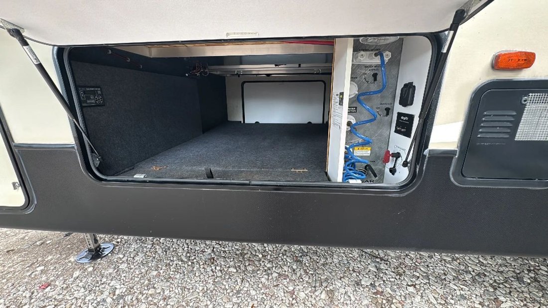 2019 Keystone RV Cougar Fifth Wheel 366RDS in Thonotosassa, FL, United States 4 - 18728761