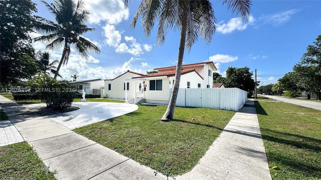 Maison à Miami Springs, Floride, États-Unis 3 - 18722022