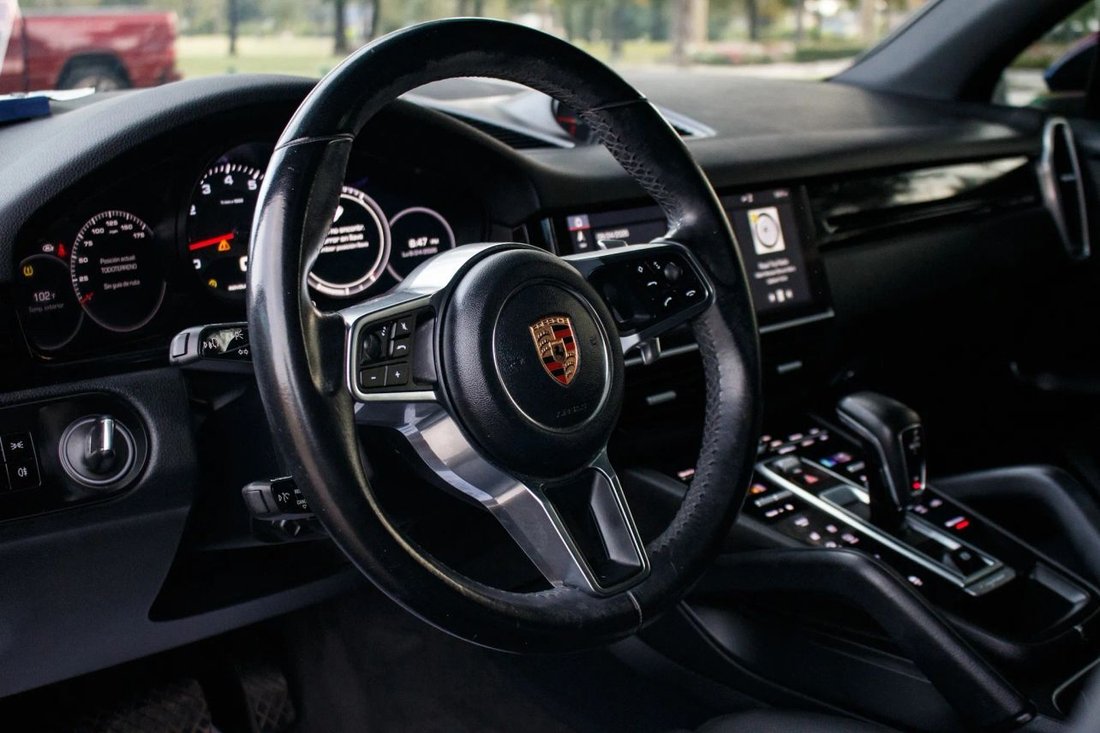 Suv in Houston, TX, United States 5 - 18728798