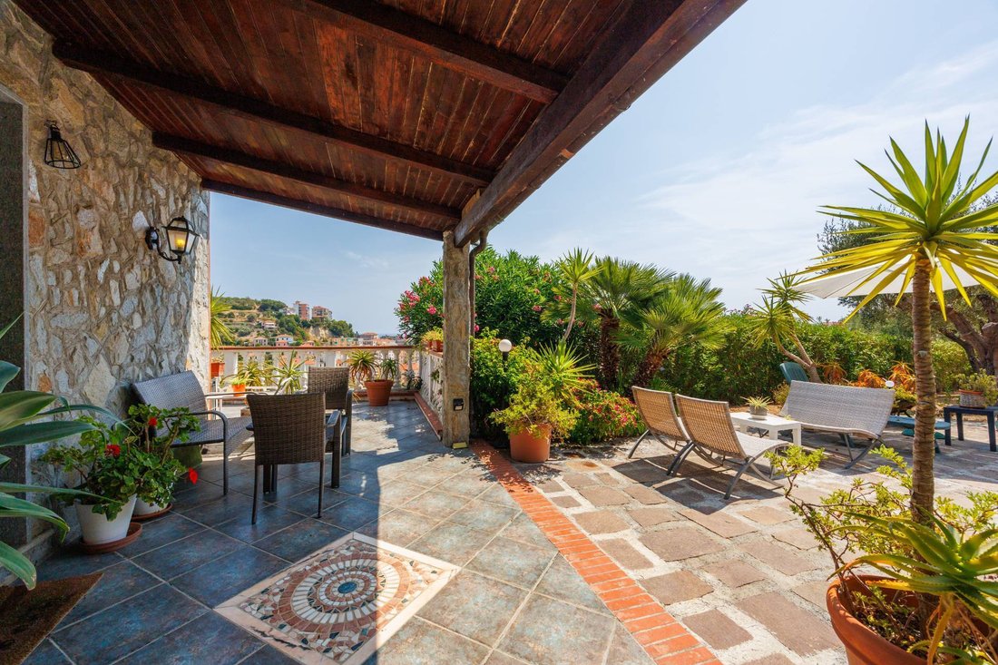 Villa en Porto Maurizio, Imperia, Liguria 3 - 18728997