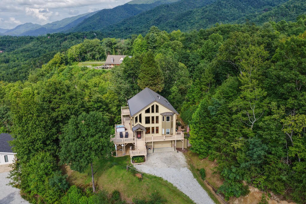 House in Andrews, North Carolina, United States 2 - 16658941