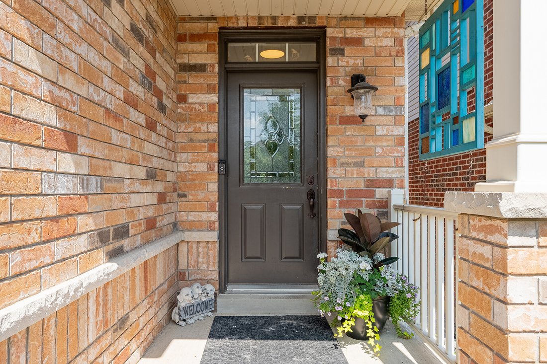 House in Hamilton, Ontario, Canada 5 - 18723607