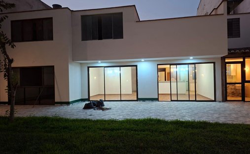 House in San Juan de Miraflores, Metropolitan Municipality of Lima, Peru 1