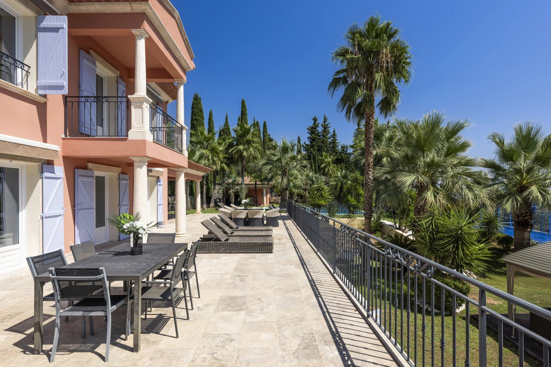 Villa in Grasse, Provence-Alpes-Côte d'Azur, France 3 - 18723934