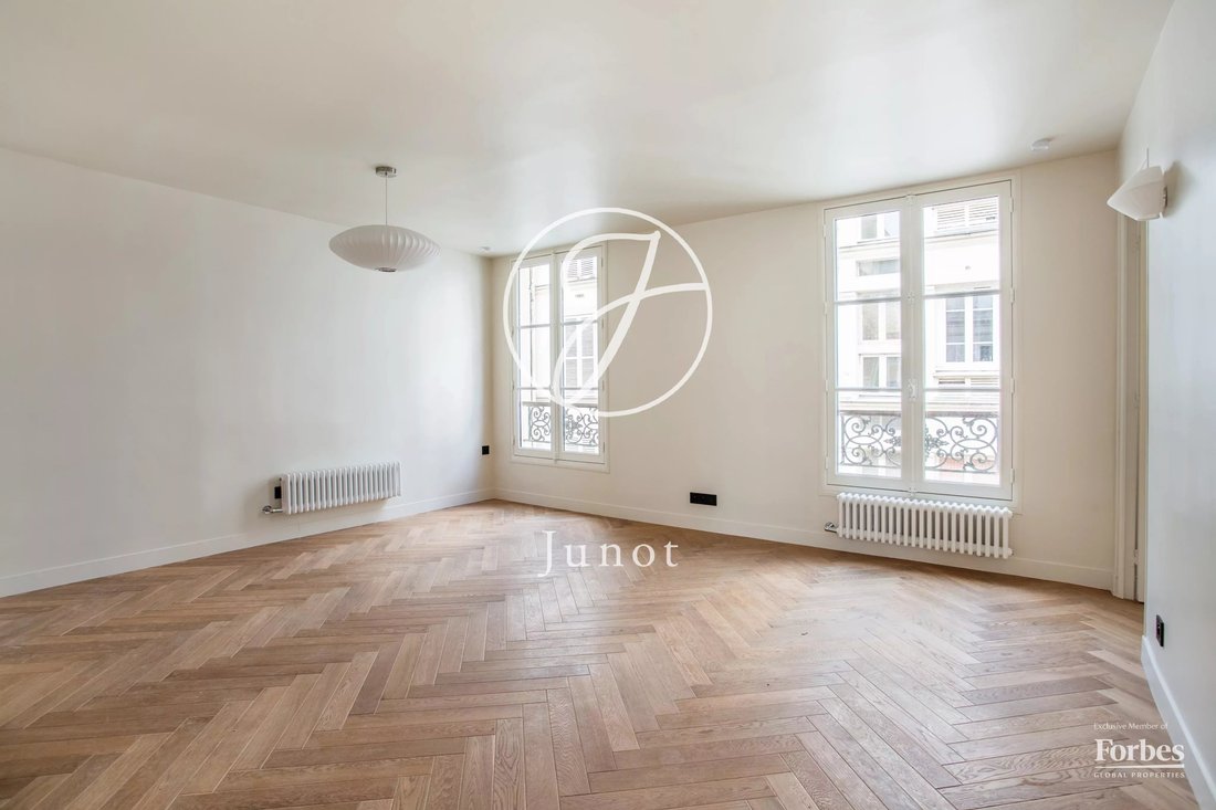 Apartment in Gros Caillou, Paris 7e Arrondissement, Paris 1 - 18725402