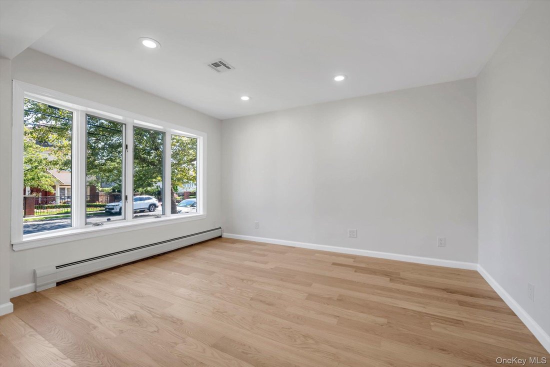 House in New York, New York, United States 4 - 18726372