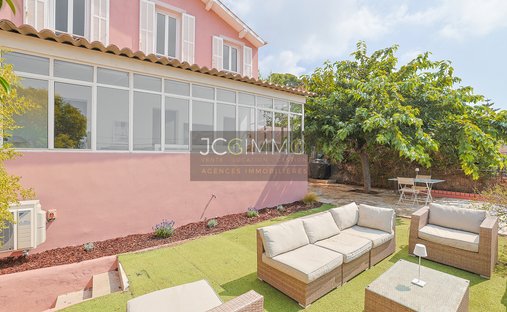 Villa in Le Revest-les-Eaux, Provence-Alpes-Côte d'Azur, Frankreich 1
