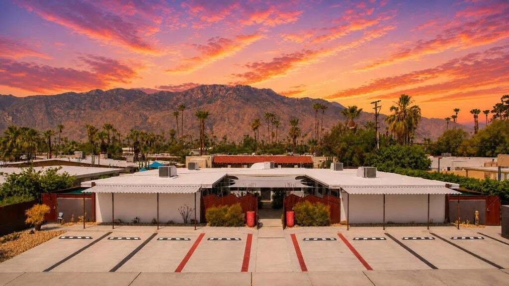 Palm Springs, California, United States 2 - 18727254