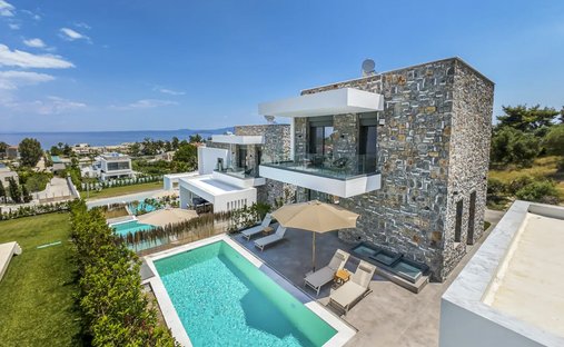 Villa in Pallini Municipal Unit, Macedonia and Thrace, Greece 1