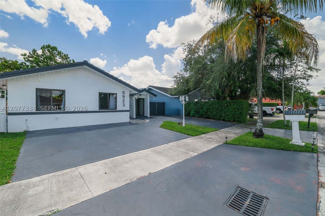 House in Miami, Florida, United States 3 - 18722029