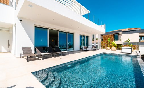 Villa in Santa Bárbara de Nexe, Algarve, Portugal 1
