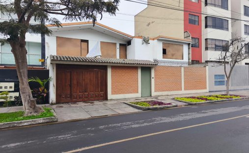 Terrain en Lima, Belarus 1