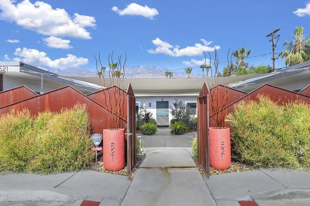 Palm Springs, California, United States 1 - 18727254