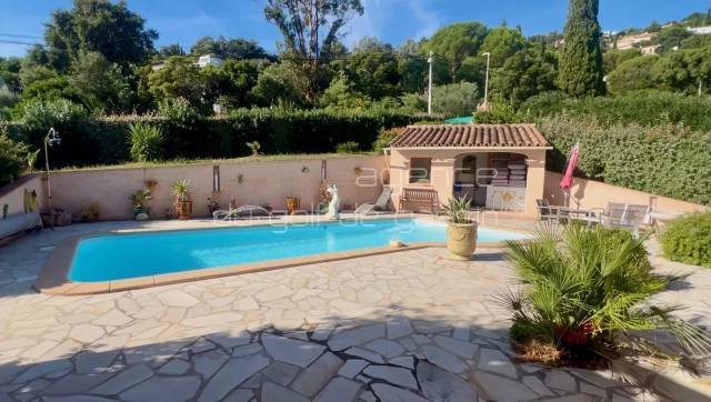 Villa à Nord, Cavalaire-sur-Mer, France 1 - 17537517
