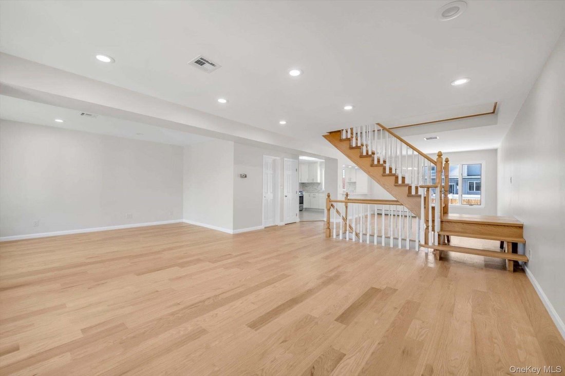 House in New York, New York, United States 5 - 18726372