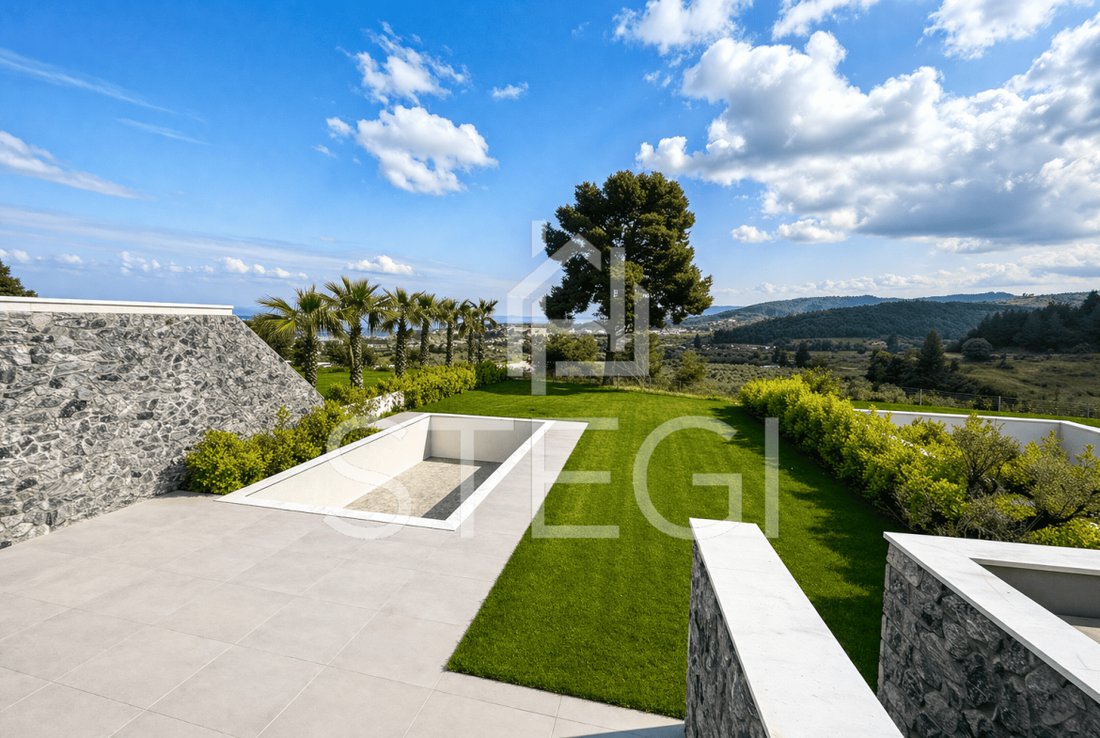 Villa in Pallini Municipal Unit, Macedonia and Thrace, Greece 2 - 18725249