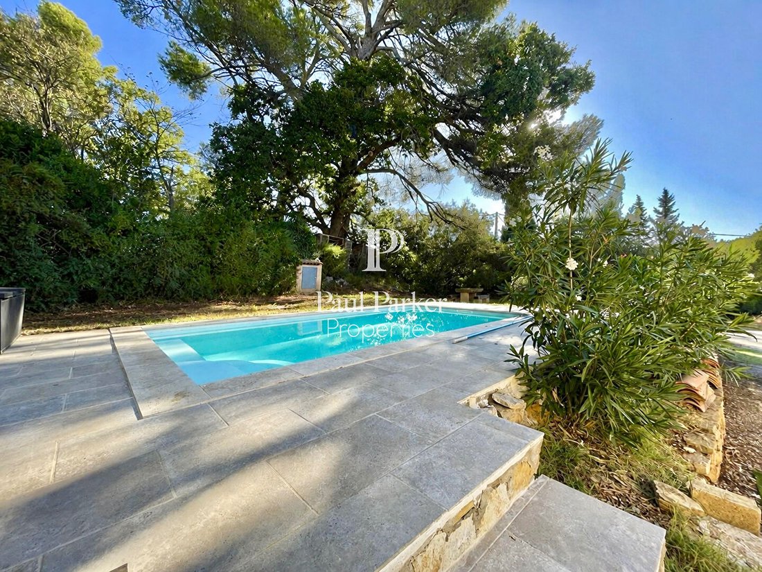 Villa à Granettes-Jauberte-Sainte Anne, Aix-en-Provence, France 1 - 17902413