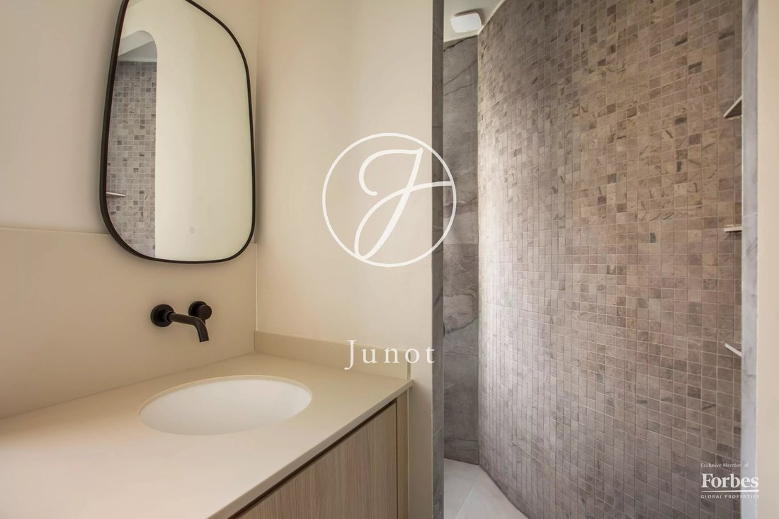 Apartment in Gros Caillou, Paris 7e Arrondissement, Paris 5 - 18725402
