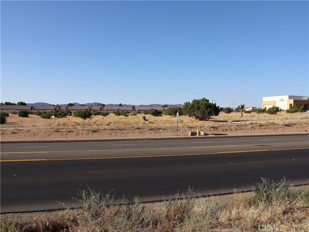 Land in Hesperia, California, United States 3 - 18726035