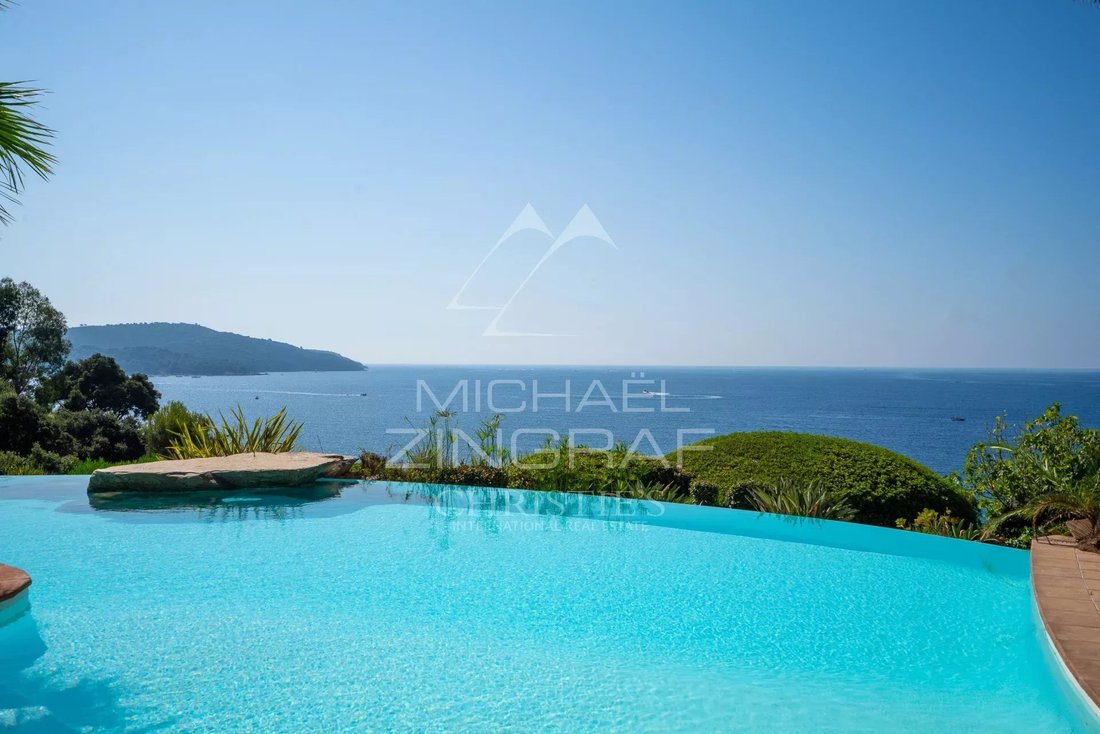 Villa in La Croix-Valmer, Provence-Alpes-Côte d'Azur, France 3 - 18721033