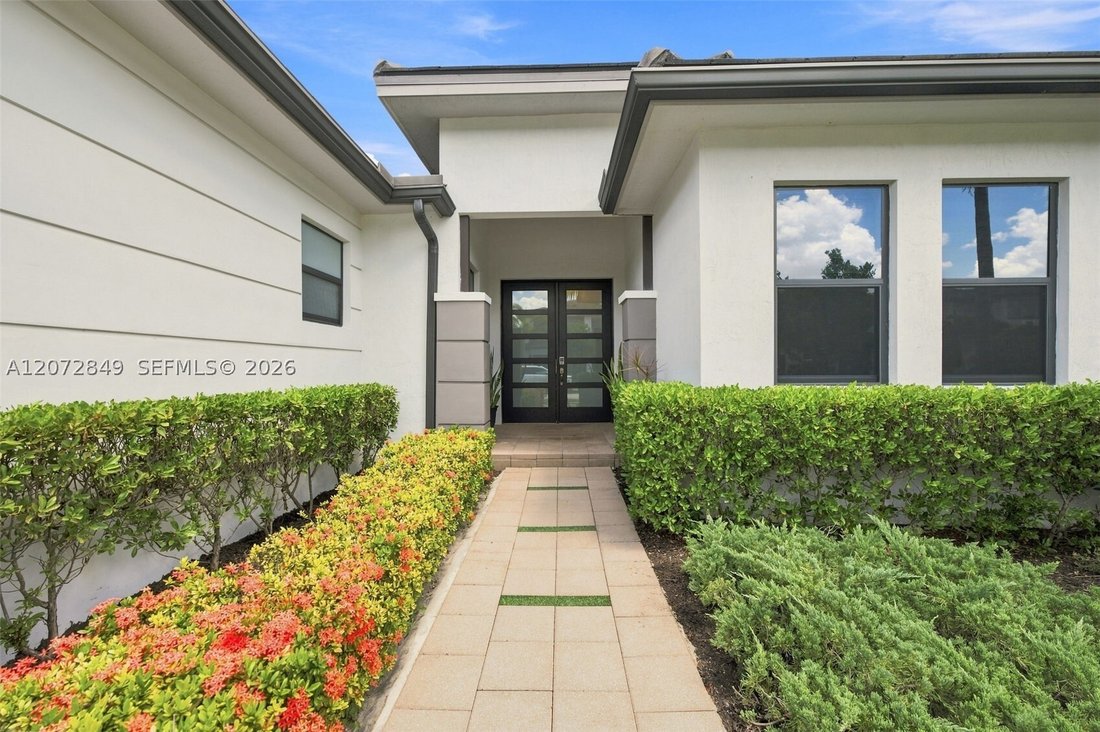 House in Hialeah, Florida, United States 3 - 18727011