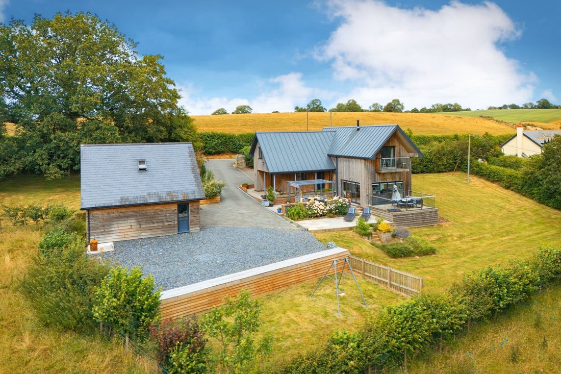House in Llansantffraid, Wales 1 - 18650318