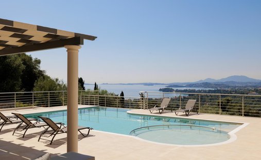 Villa in Korfu, Peloponnese, Western Greece and the Ionian, Griechenland 1