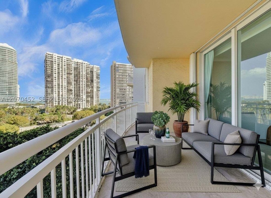 Appartement à Miami, Floride, États-Unis 1 - 18727073