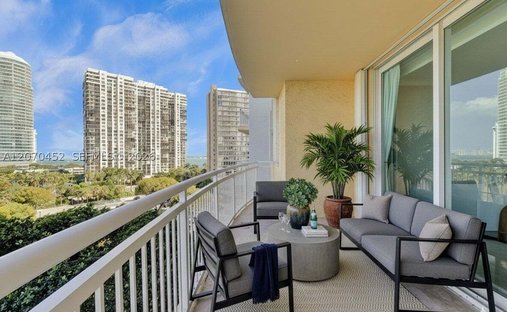 Condo in Miami, Florida, United States 1