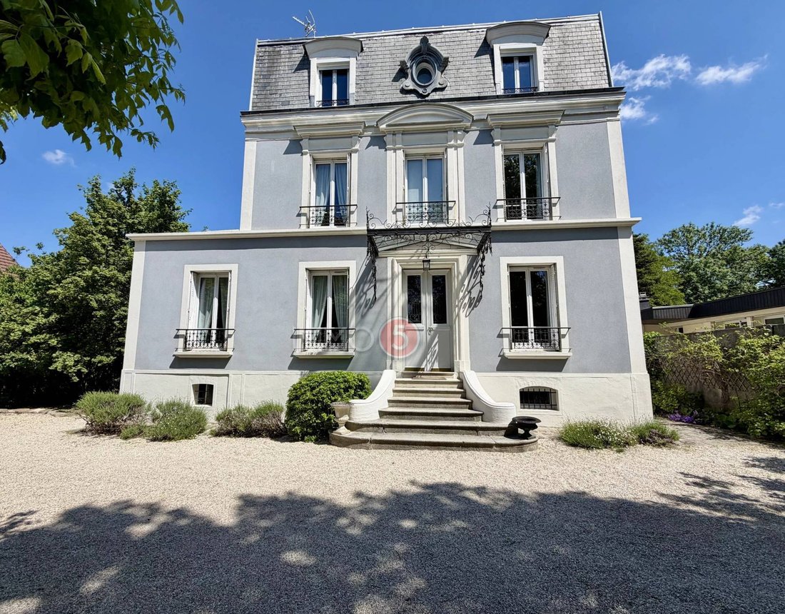 Maison à Thiers, Le Raincy, France 1 - 17228663