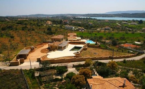 Villa in Koinotita Kranidiou, Kranidi, Greece 1