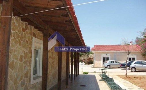 Tenuta in South Athens, Attica, Grecia 1