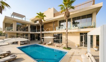 Villa in Al Reem Island / Jazeerat Al Reem, Abu Dhabi, United Arab Emirates 1