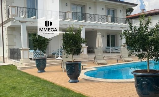 Villa in Roma Imperiale, Forte dei Marmi, Tuscany 1