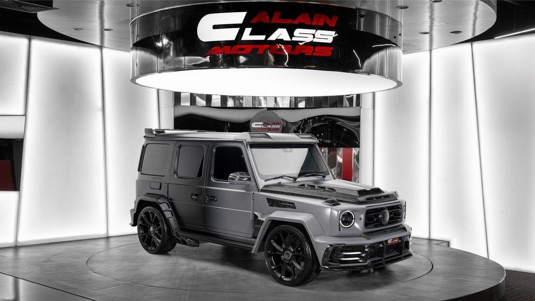 Suv in Dubai, United Arab Emirates 1 - 18720907