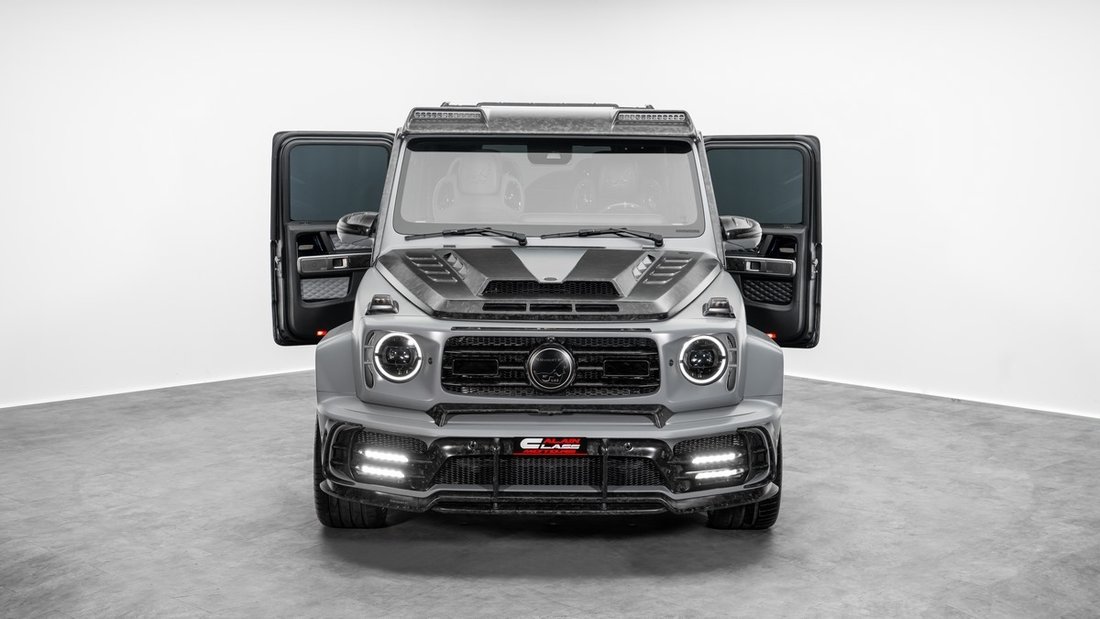 Suv in Dubai, United Arab Emirates 3 - 18720907