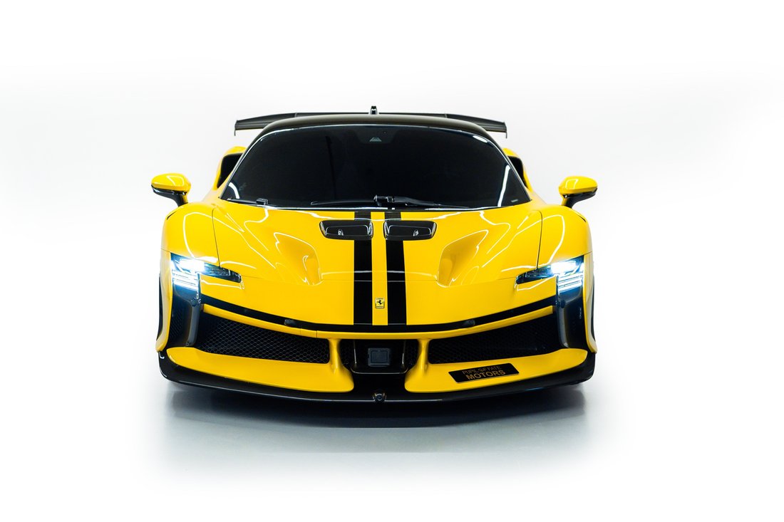 Coupe in Dubai, United Arab Emirates 2 - 18729314