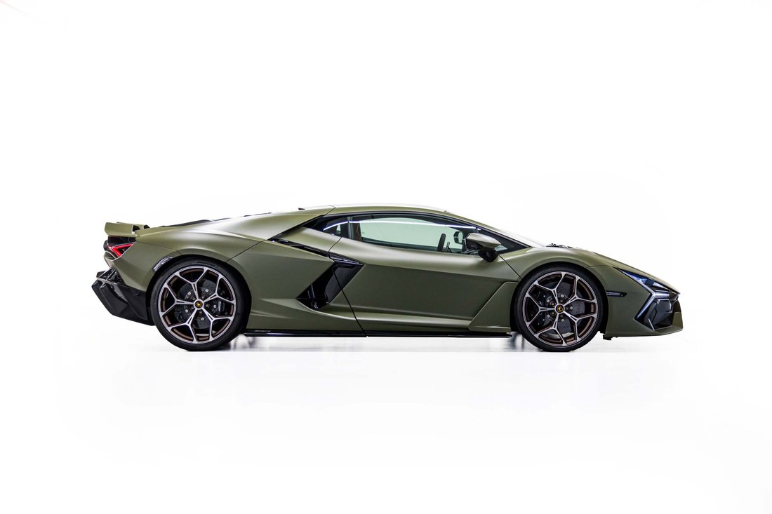 Coupe in Dubai, United Arab Emirates 4 - 18729365