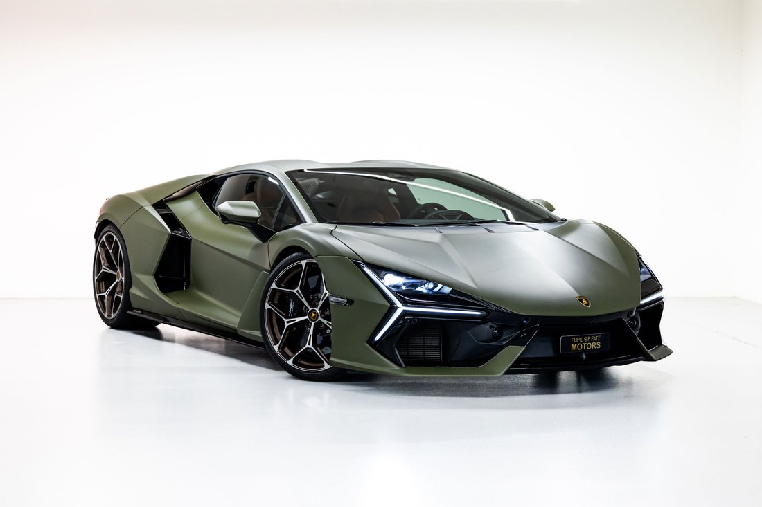Coupe in Dubai, United Arab Emirates 5 - 18729365