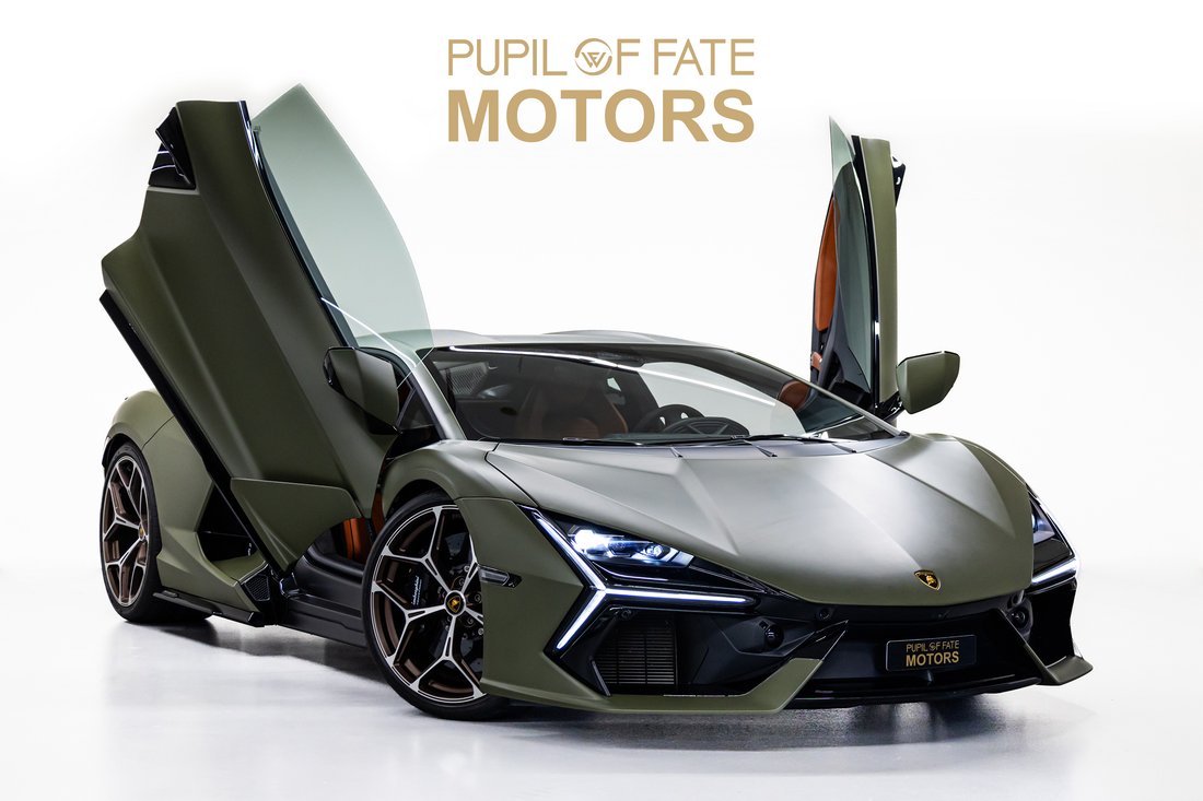 Coupe in Dubai, United Arab Emirates 1 - 18729365