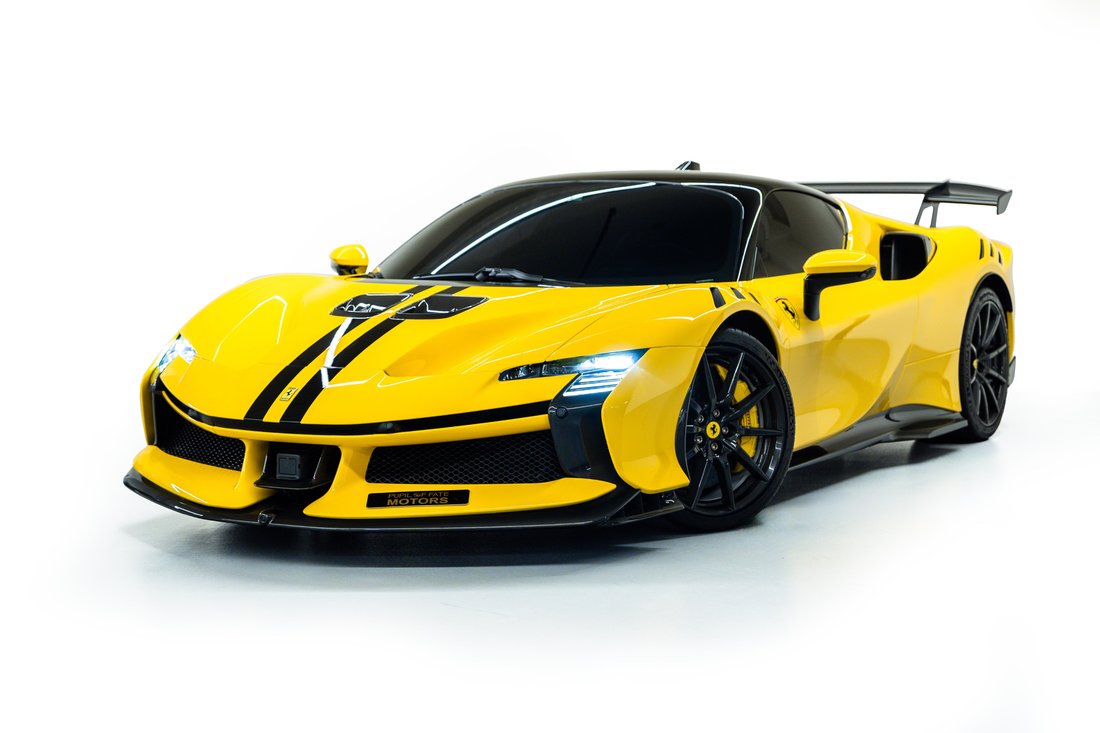 Coupe in Dubai, United Arab Emirates 3 - 18729314
