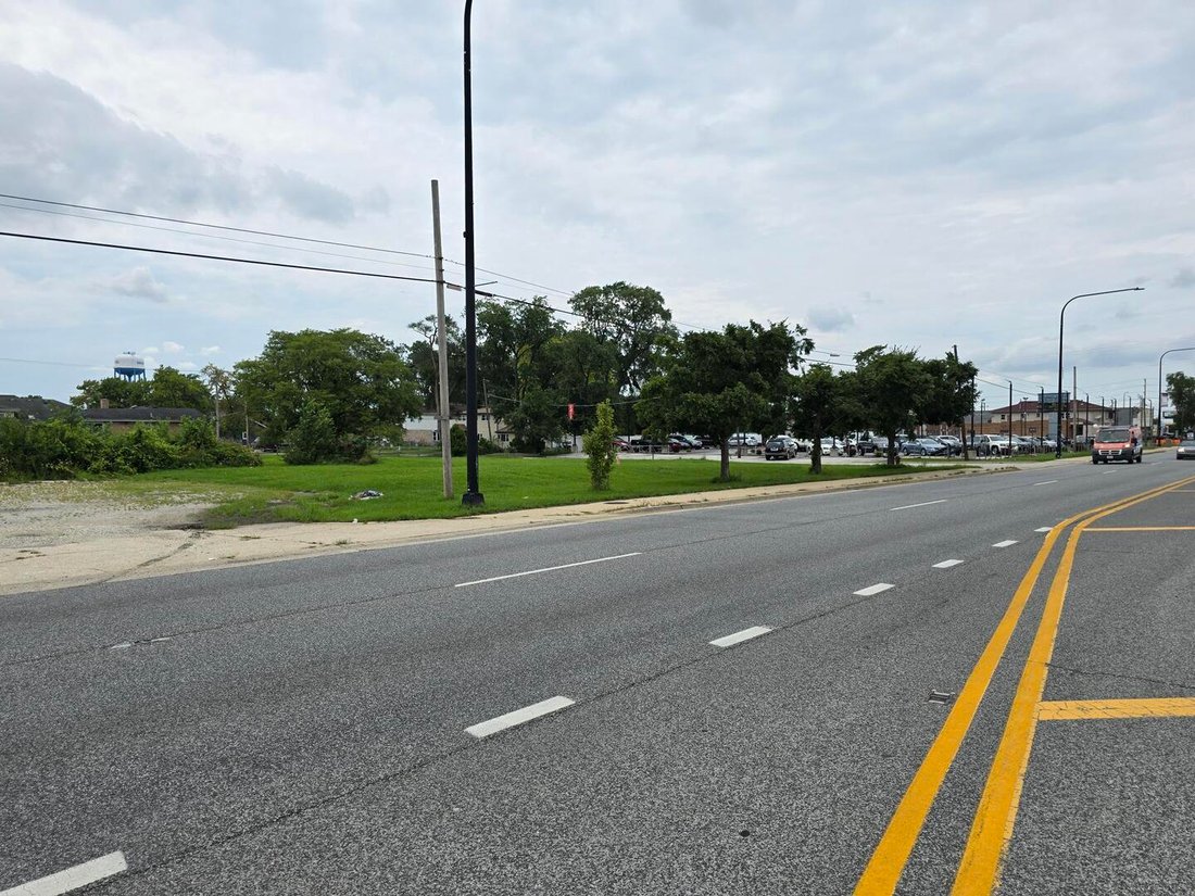 Land in Bridgeview, Illinois, United States 5 - 18729246