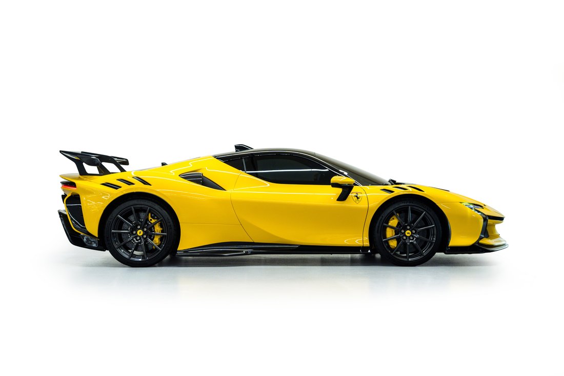 Coupe in Dubai, United Arab Emirates 4 - 18729314