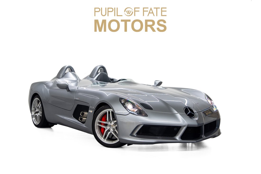 Cabriolet in Dubai, United Arab Emirates 1 - 18729344