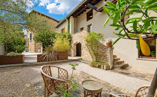 Casa a Saint-Genis-les-Ollières, Auvergne-Rodano-Alpi, Francia 1